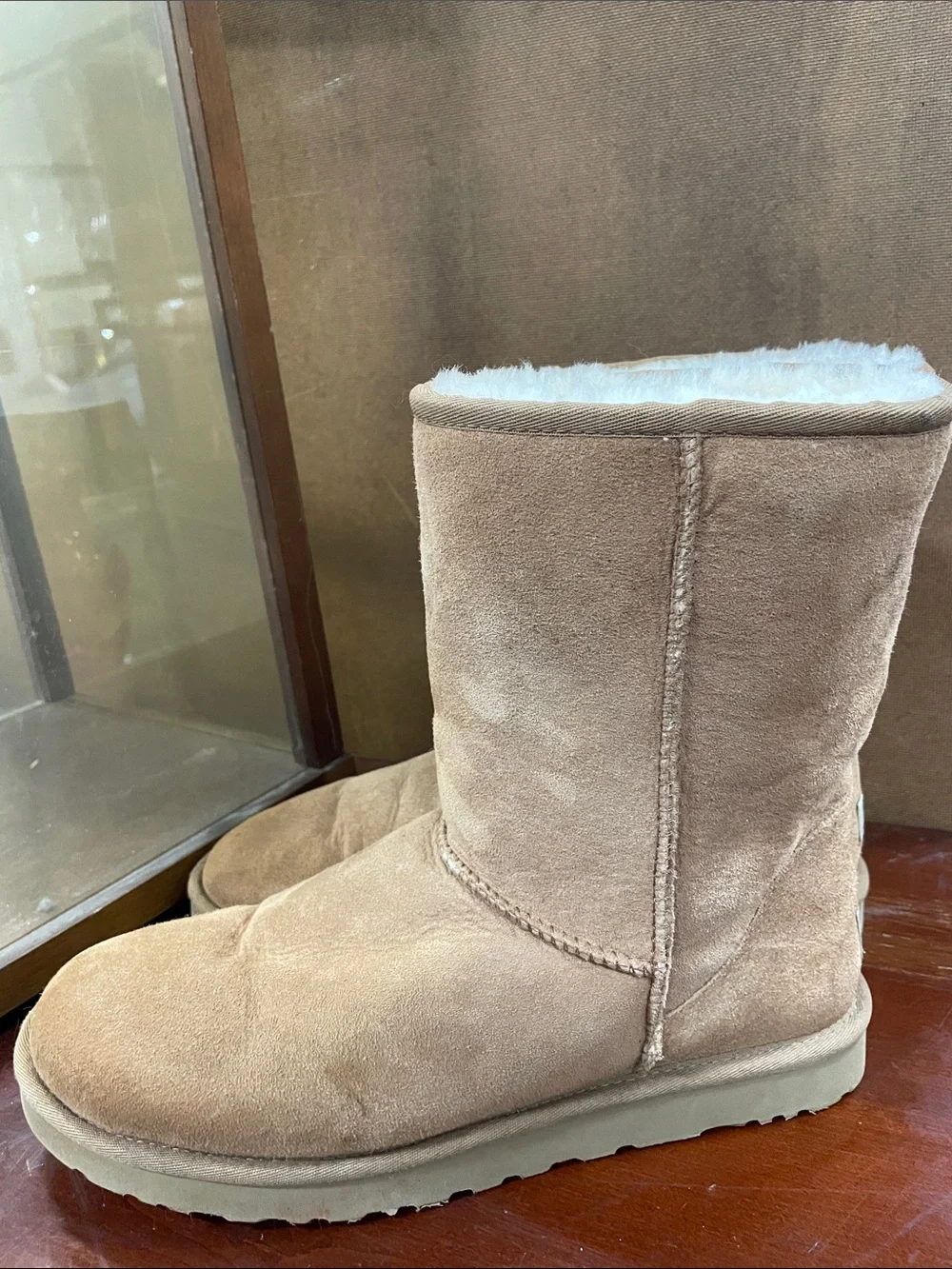 UGG Men's Classic Short Boot Size 11 Style 5800 Sheepskin Winter Boots